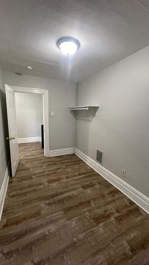 Building Photo - Spacious 4-Bedroom Home with 2 Full Bathrooms – Section 8 Approved and Ready for Move-In!