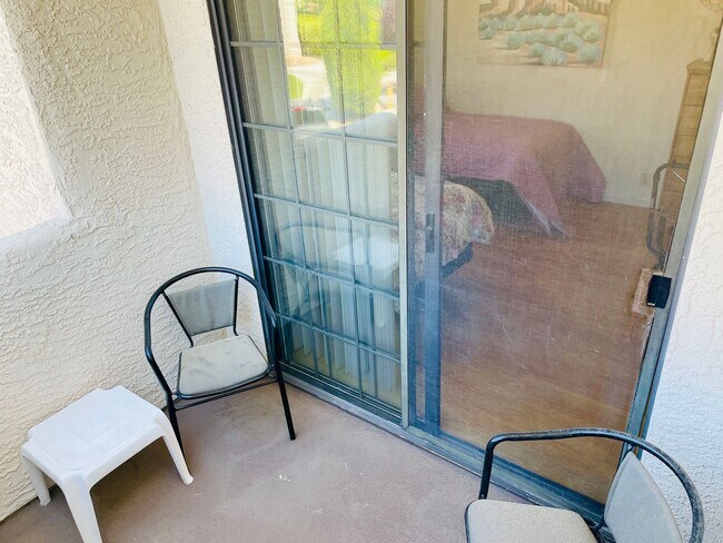 Building Photo - Coming Soon: Spacious, Fully Furnished 2 Bed, 2 Bath Condo in the Lakes!