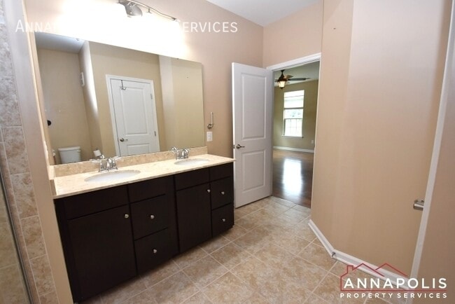 Building Photo - 1202 Chadwell Ct