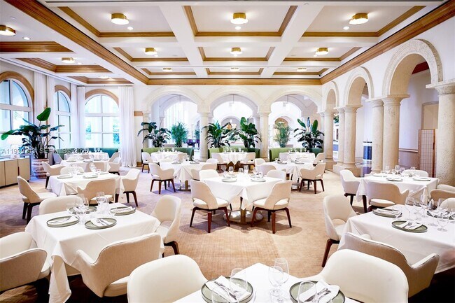 Building Photo - 785 Crandon Blvd