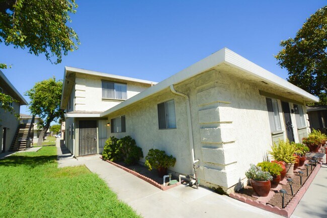 Primary Photo - 1202 Portola Rd