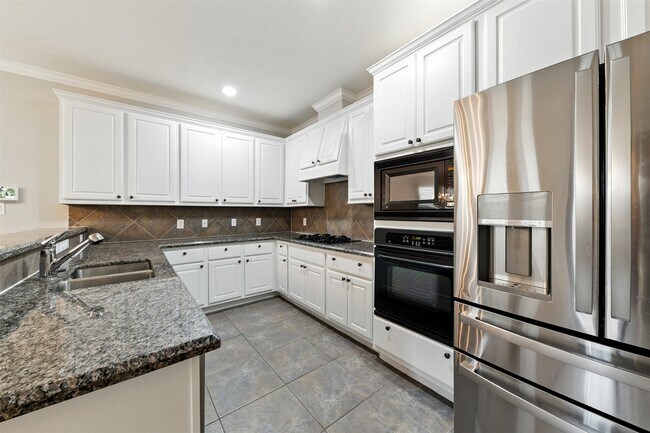 Building Photo - 5115 Inker St
