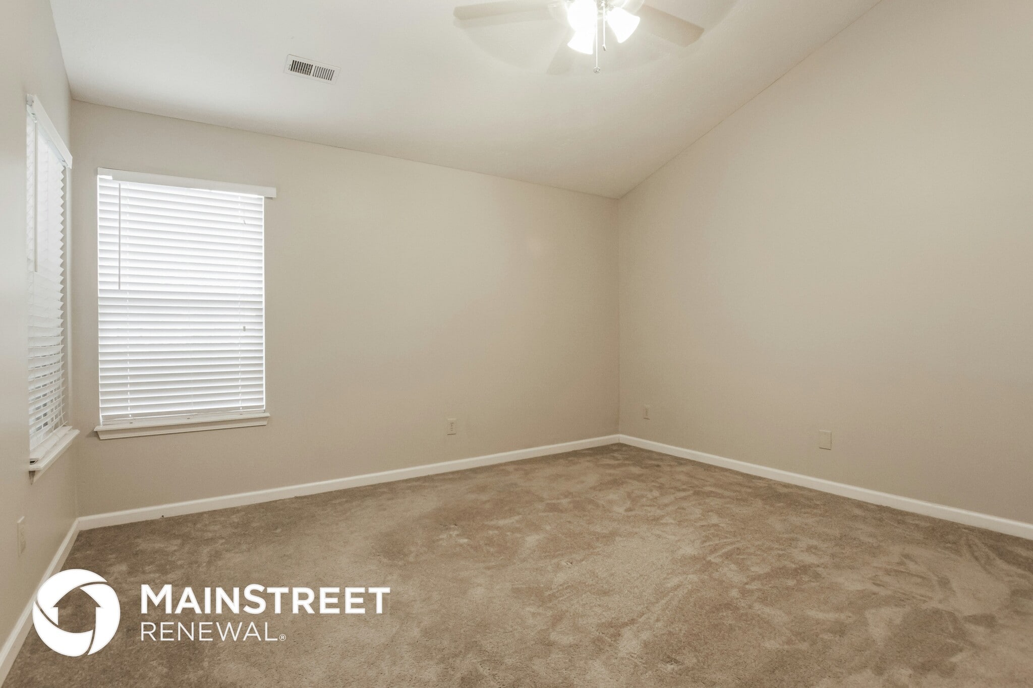 Building Photo - 2037 Lohr Dr