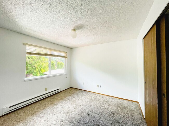Building Photo - Carroll 4 Plex (LO)