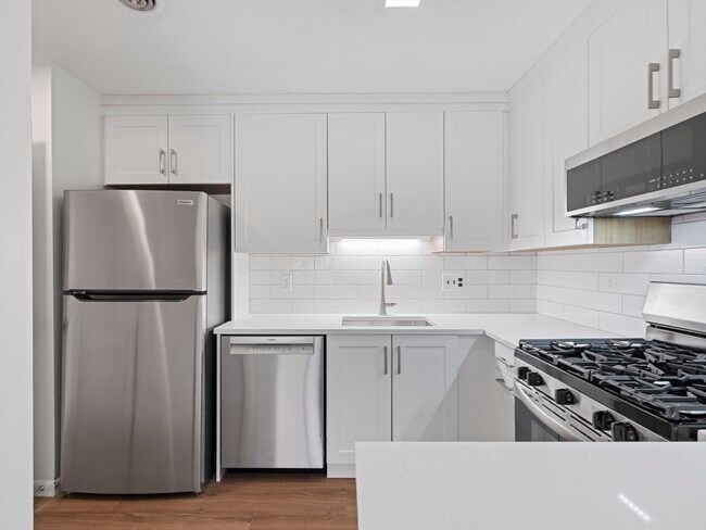 Building Photo - 18 Concord Greene