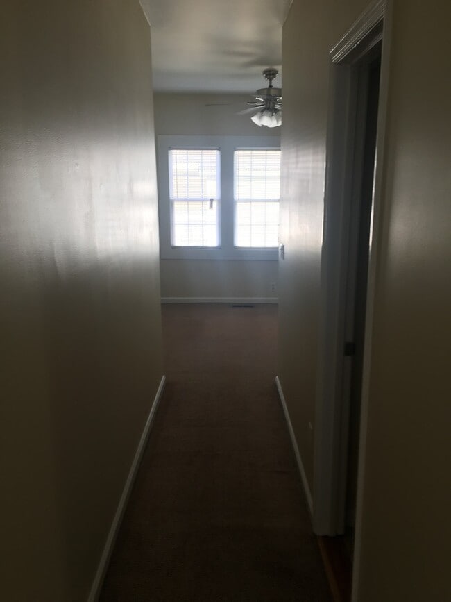 Building Photo - 3 bedroom/3 bath home