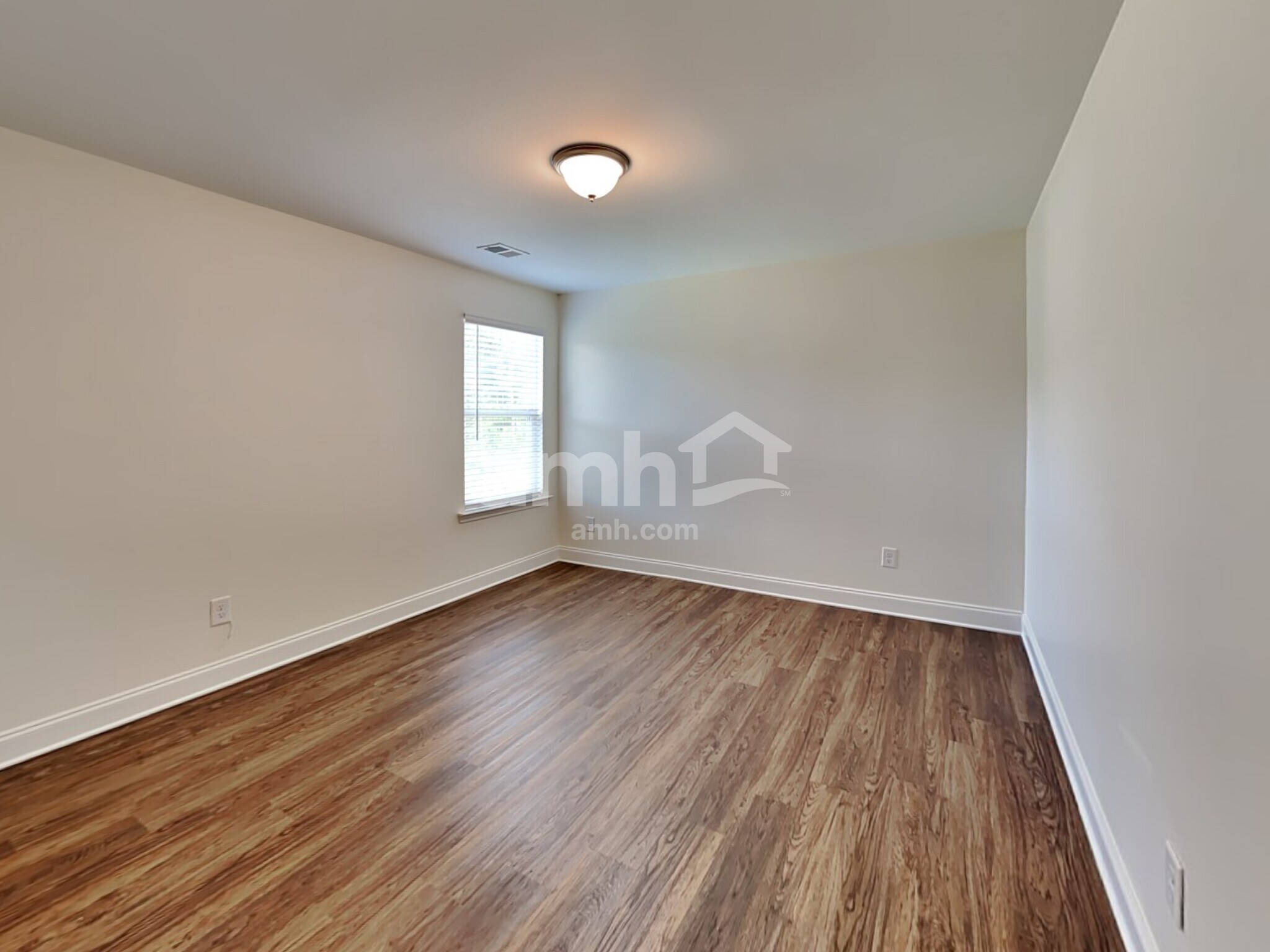 Building Photo - 353 Macroom Ct
