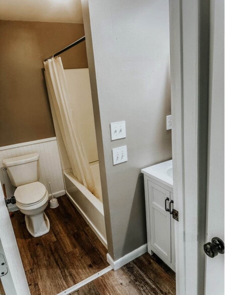 Building Photo - 902 W Dunbar St