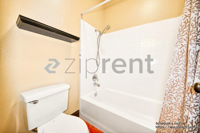 Building Photo - 1485 Clearview Cir