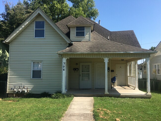 Primary Photo - 306 E Burwell Ave