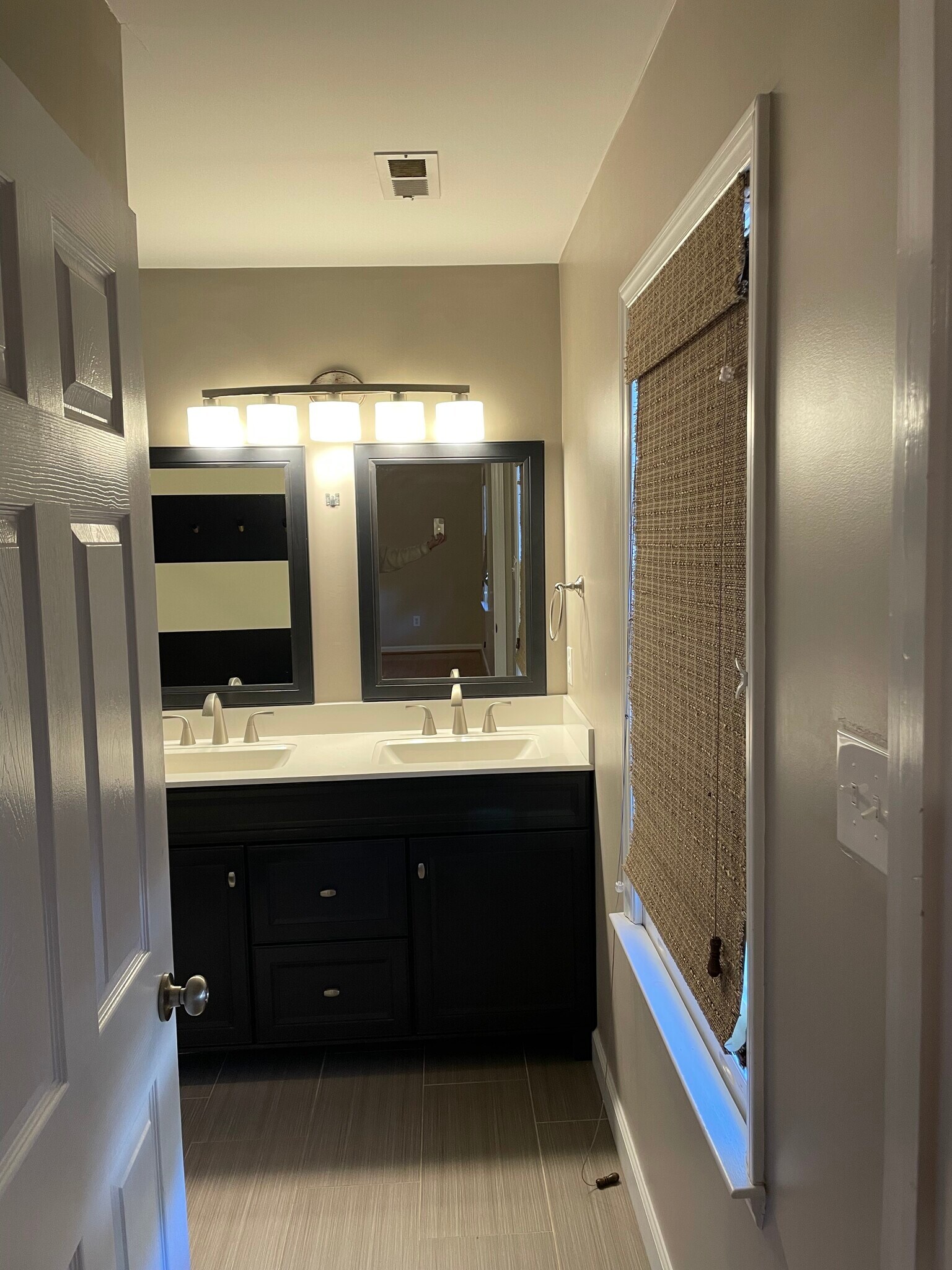 Building Photo - 705 Cash St