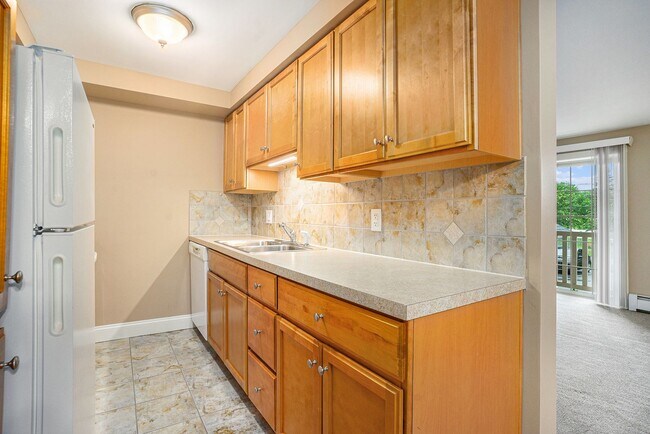 Building Photo - Almont Terrace - 730