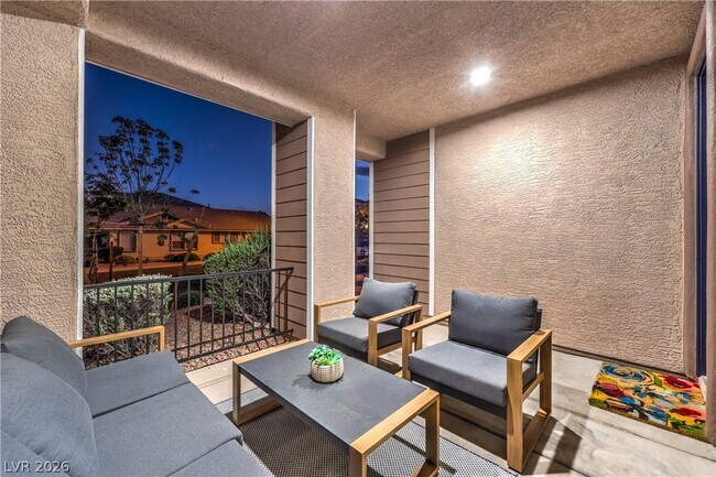 Building Photo - 10762 Flame Vine Ct