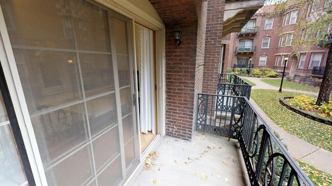 Building Photo - 5327 S Harper Ave