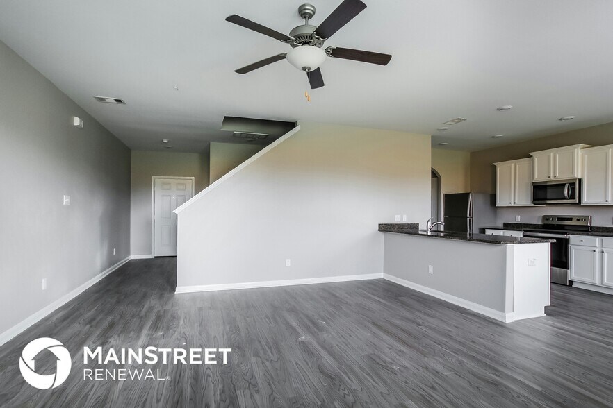 Building Photo - 25189 Dickens Dr