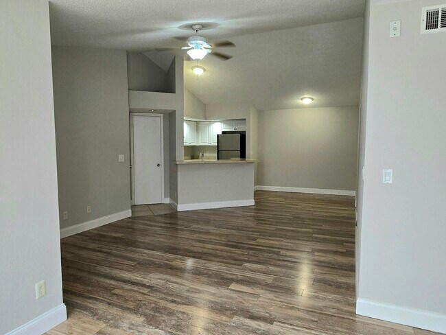 Building Photo - 4630 Commander Dr