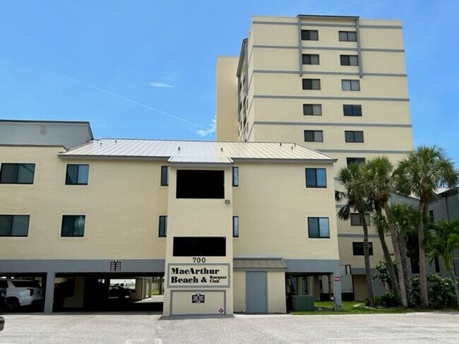 Building Photo - Venice, FL MACARTHUR BEACH Gated Comm. 2/2...