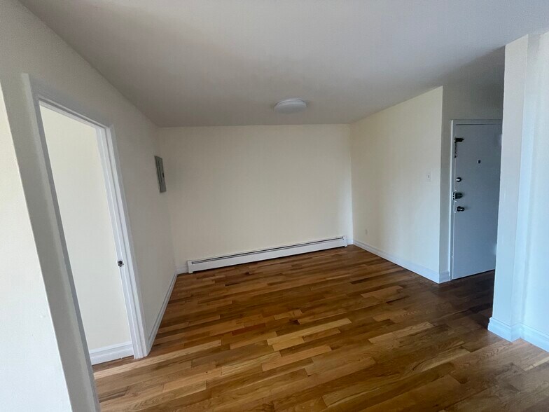 Building Photo - 2744 Johnson Ave