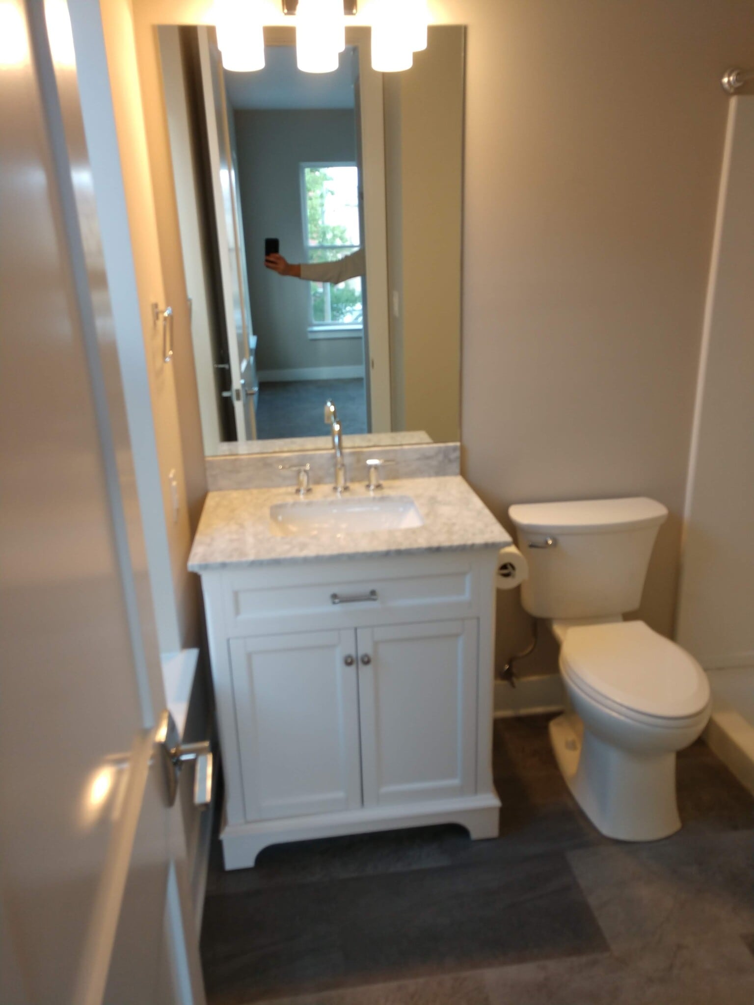 Building Photo - 25 S Plum St