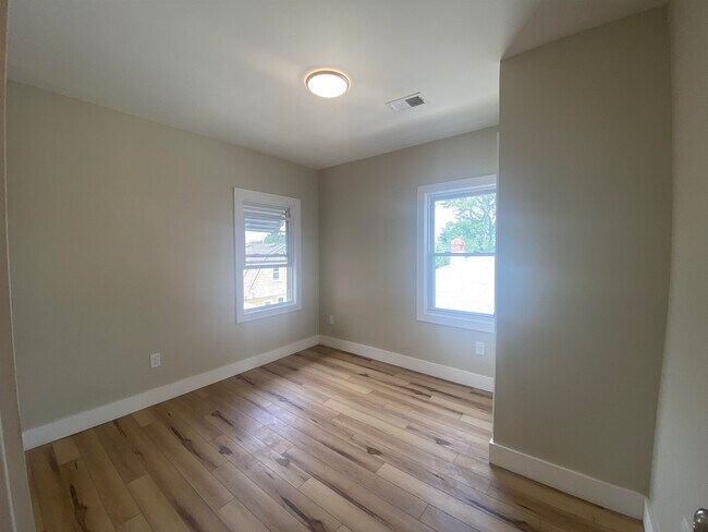 Building Photo - 275 Avenue B