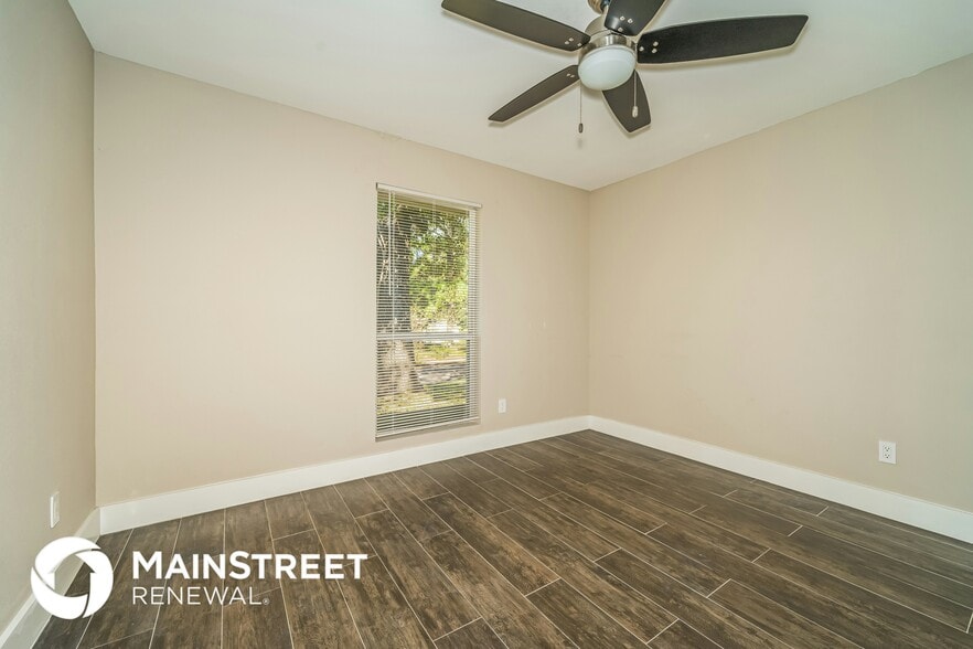 Building Photo - 10074 Woodhollow Dr