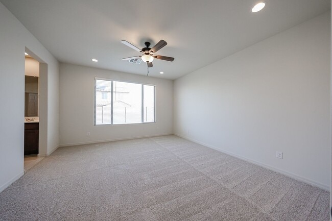 Building Photo - 3 bedroom + Den in Asante community