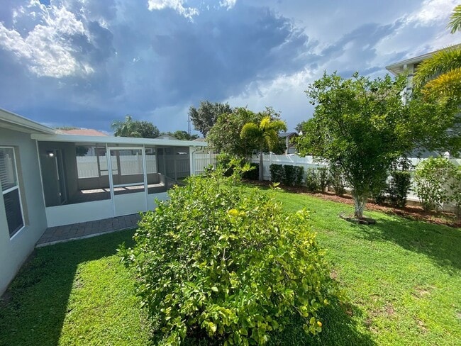 Building Photo - 15353 Perdido Dr