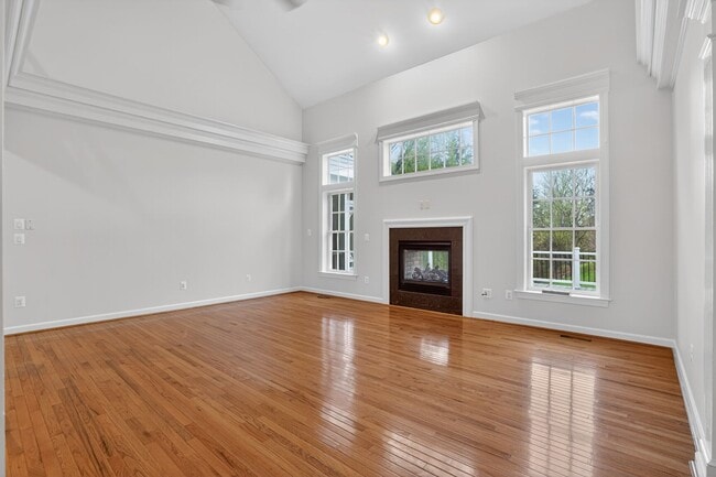 Building Photo - 43286 Canal Creek Pl