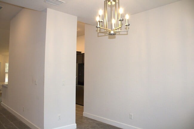 Building Photo - 4BR/2BA home available for rent in Weeki Wachee