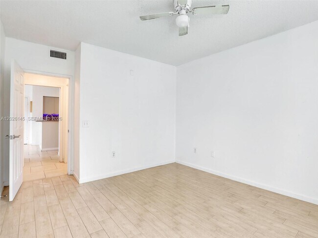Building Photo - 1180 Reserve Way