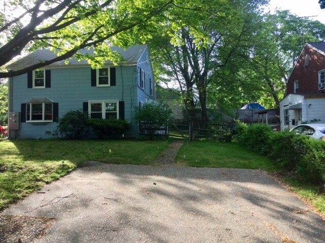 Front of House, Driveway, Private Spot - 28 Greenlawn Dr
