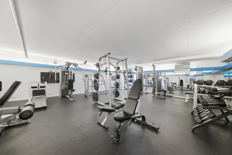 Building Photo - 2800 N Lake Shore Dr