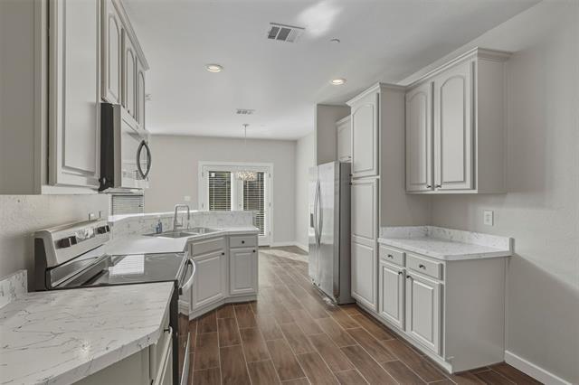 Building Photo - 936 Englewood Ln