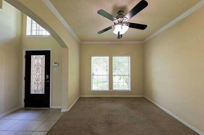 Building Photo - 140 Avery Springs Ln