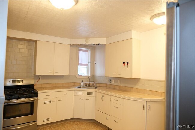 Building Photo - 233 Pennsylvania St