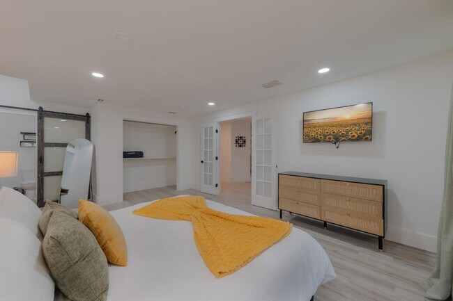 Building Photo - 1775 Harbor Rd