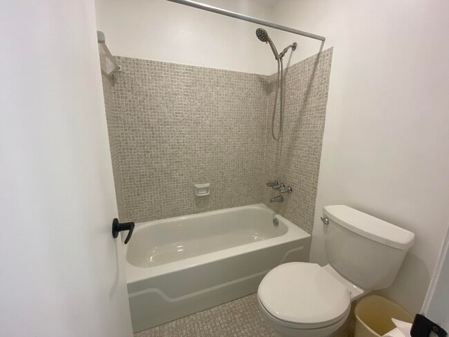 Building Photo - 6850 Royal Palm Blvd