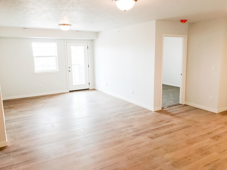 Building Photo - 1333 Holton Dr
