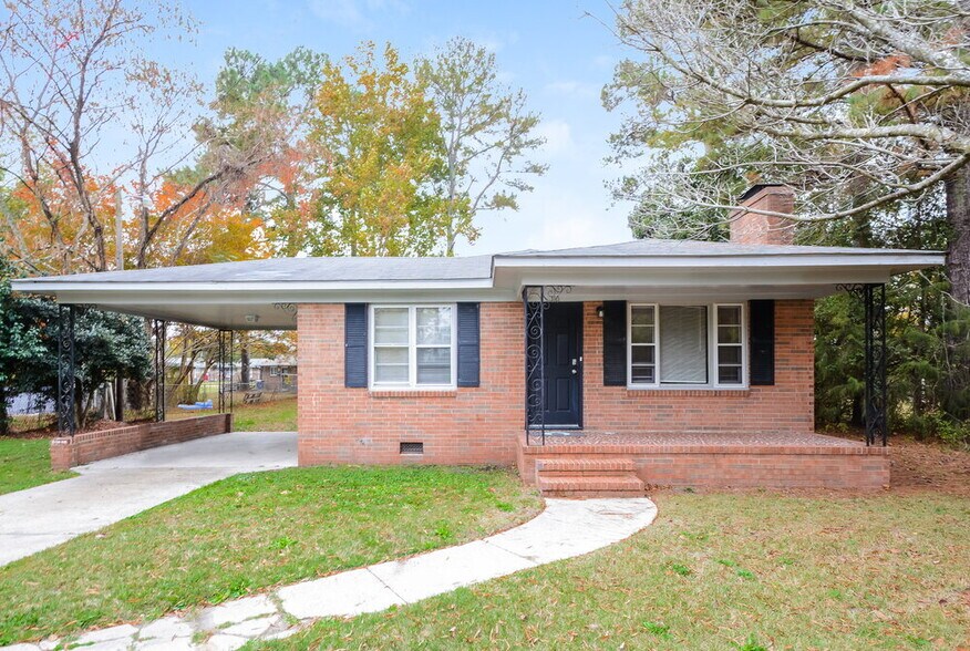 Primary Photo - 110 E Crestview Dr