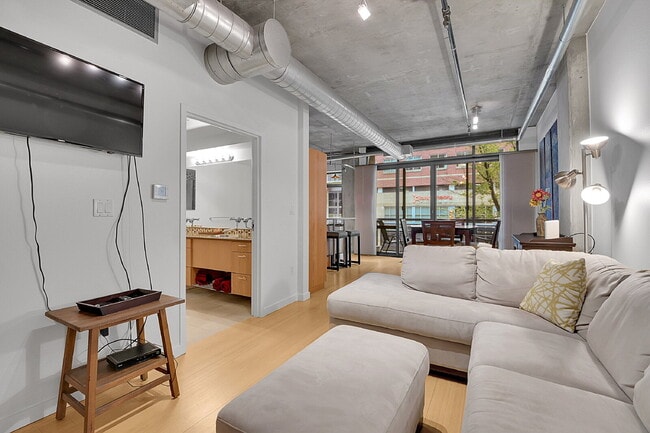 Building Photo - $1,850, 1 bed, 1.5 bath located in Denver ...