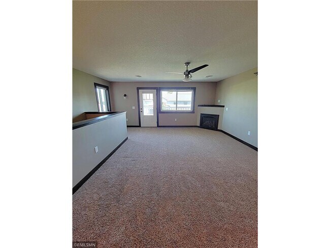 Building Photo - 1929 Cypress Ct