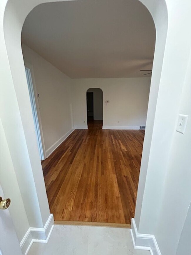 Building Photo - 408 Orchard Dr