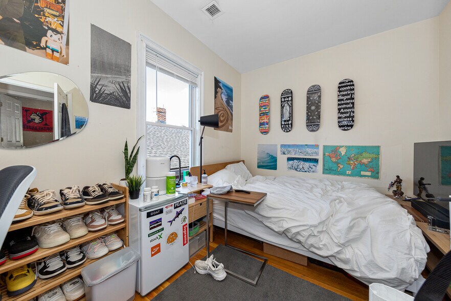 Building Photo - 226 Calumet St