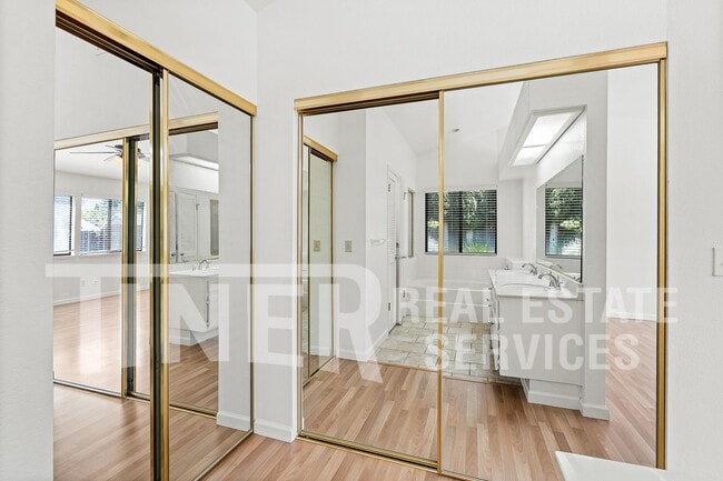 Building Photo - 8501 Yellowtail Way