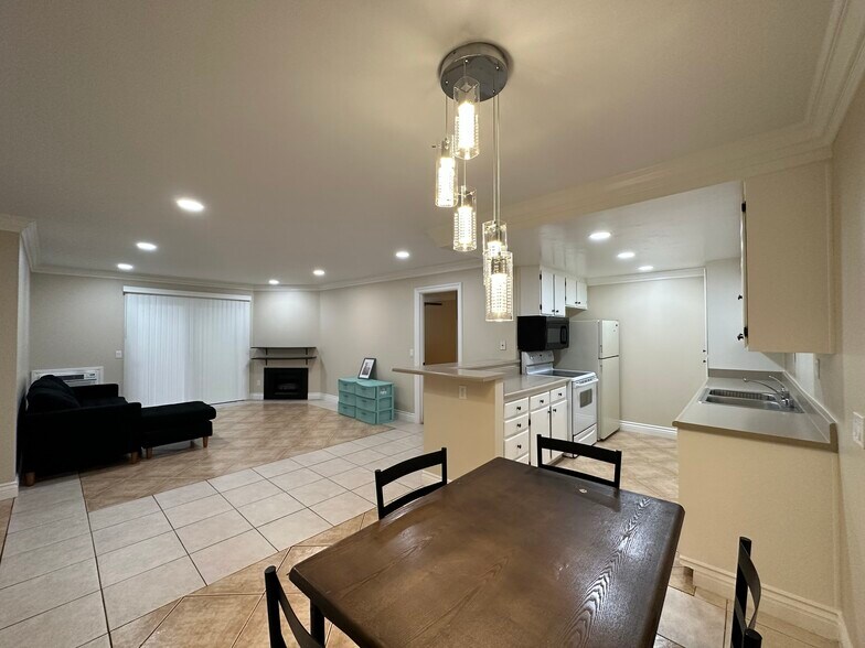 Building Photo - 227 Woodland Pky