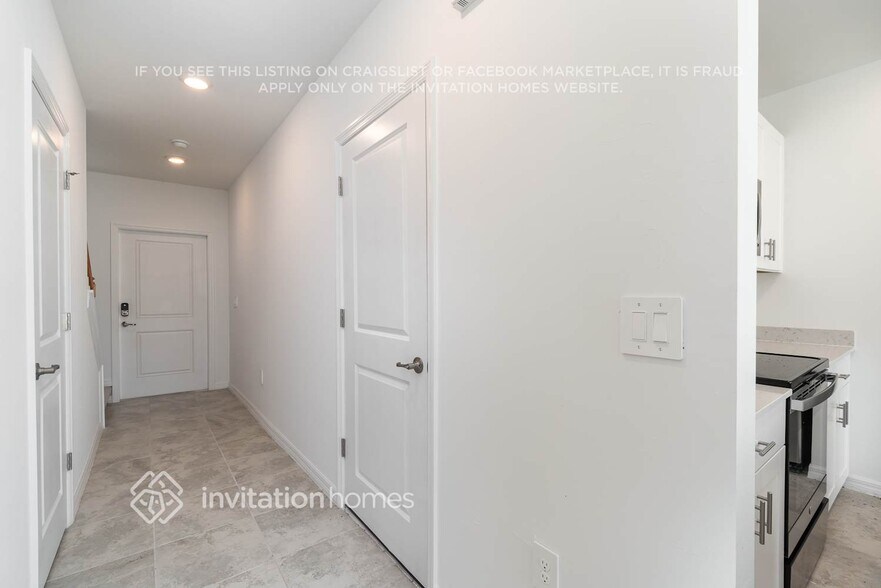 Building Photo - 9349 Cadence Ct