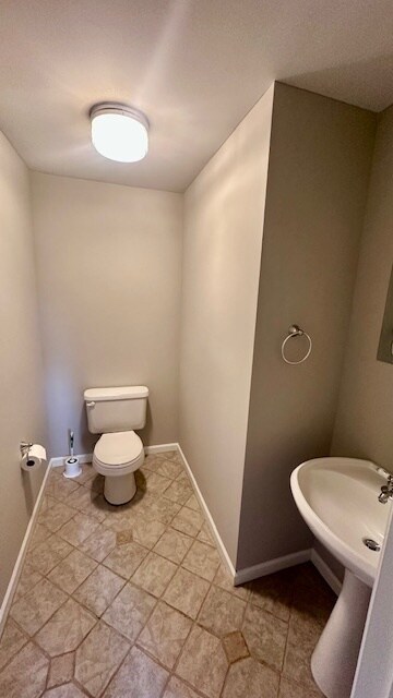 Building Photo - 6518 Middleshire Ct