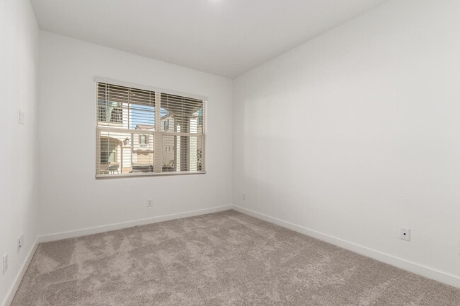 Building Photo - 4054 E Amoroso Dr