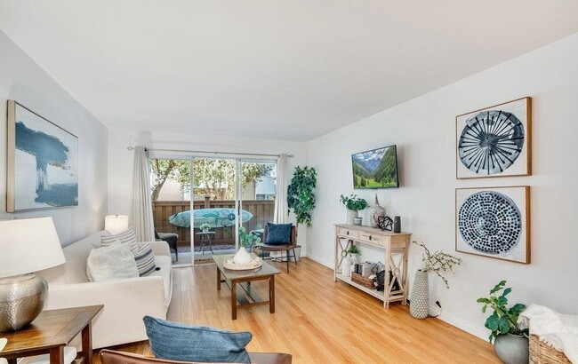 Building Photo - "Chic 1-Bed Sanctuary with Marble Touches ...