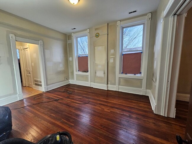 Building Photo - 2000 S Ashland Ave